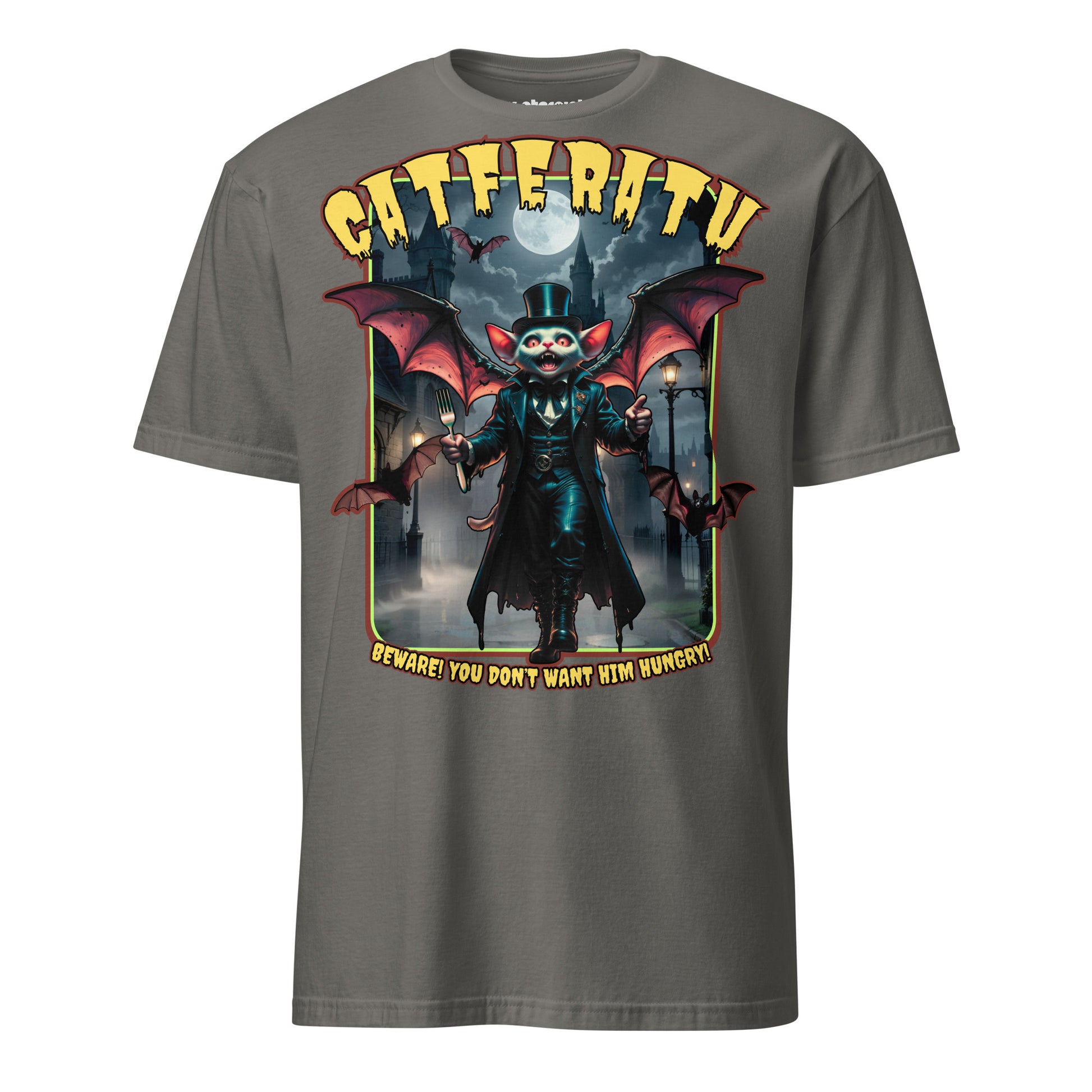 Winterpink T-Shirt Catferatu – Vampurr-Katze mit Zylinder, Cape & Fledermausflügeln, Parodie auf hungrige Katzen bei Mitternacht im Gothic-Horror Look
