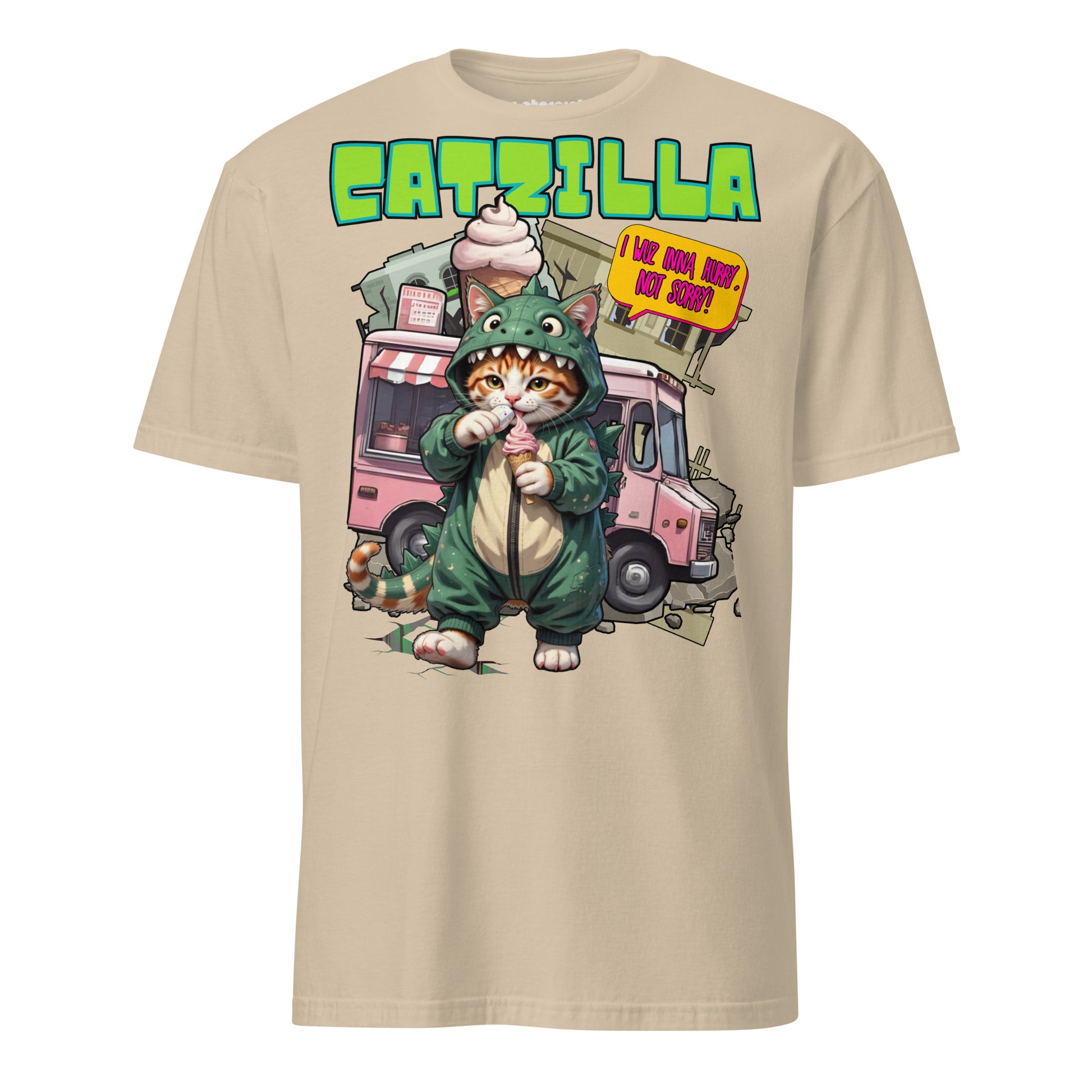 Winterpink T-Shirt CATZILLA – Katze im Godzilla-Cosplay mit pinkem Softeis, Kaiju-Satire & Streetwear-Design, empowernd & humorvoll