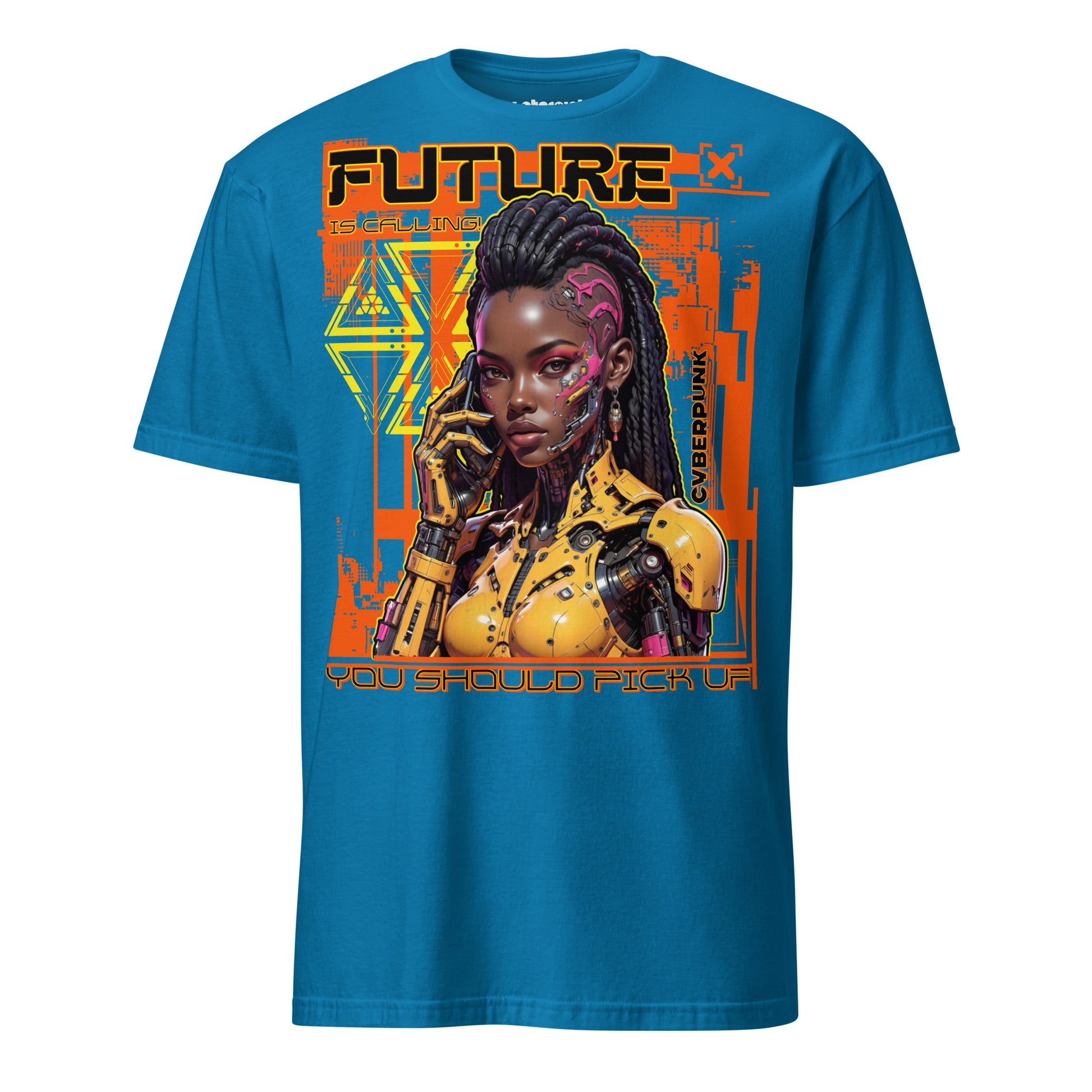 T-Shirt mit Cyberpunk-Motiv einer futuristischen Frau in Neonfarben und der Aufschrift „Future is Calling you should pick up“