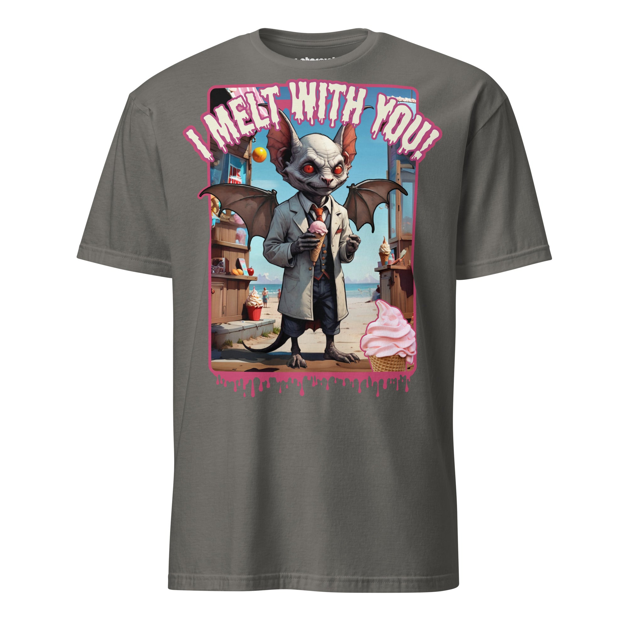 Winterpink T-Shirt – Vampir im Mantel mit Eis an der Strandbude, Text ‚I Melt With You‘, absurd-humorvolles Sommermotiv mit Empowerment