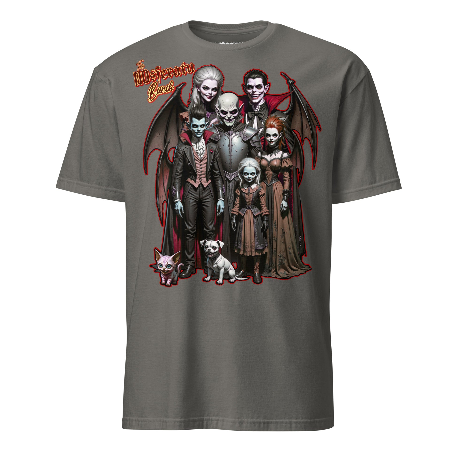 Winterpink T-Shirt – NOsferatu Bunch, Vampirfamilie als Gothic-Portrait mit Fledermausflügeln, absurd-humorvolles Horror-Design