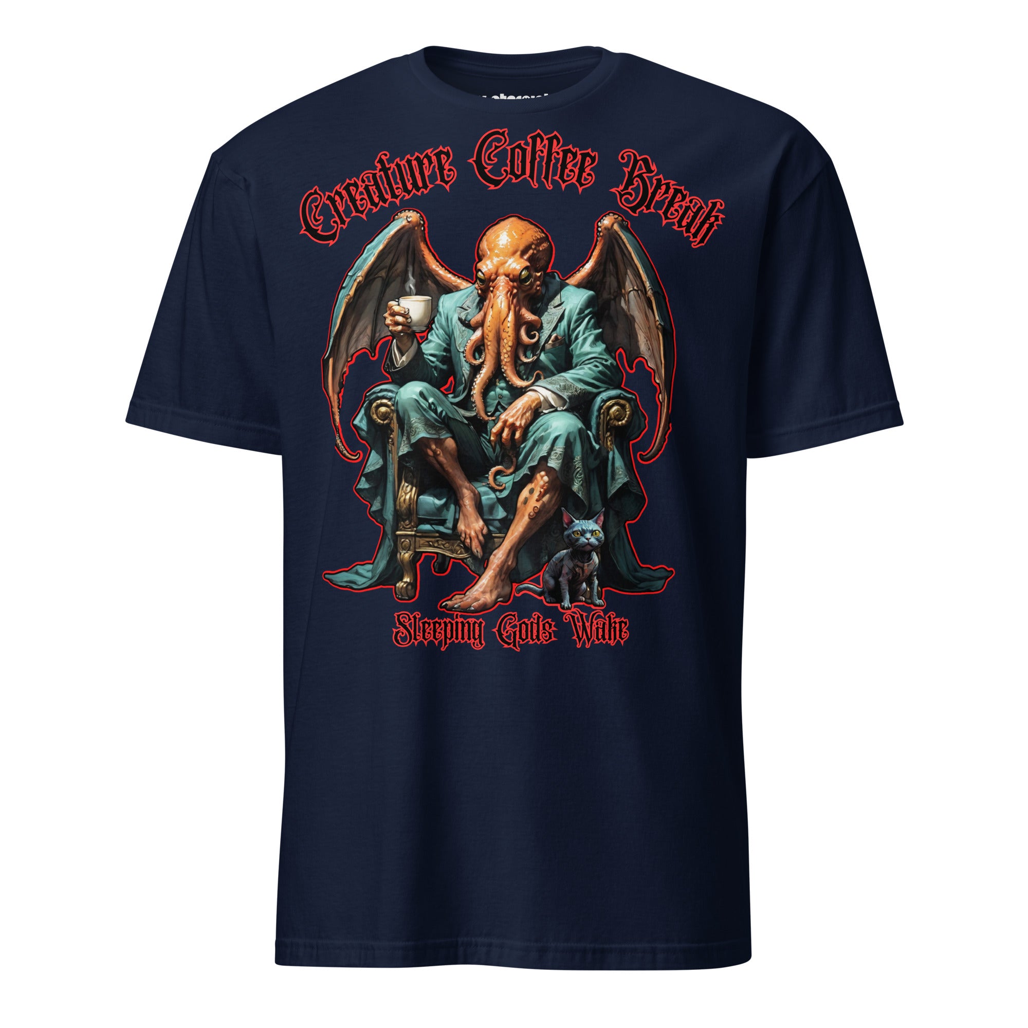 Cthulhu im Morgenmantel mit Kaffeetasse – Creature Coffee Break „Sleeping Gods Wake“ T-Shirt, Cosmic Horror trifft Coffee Culture.