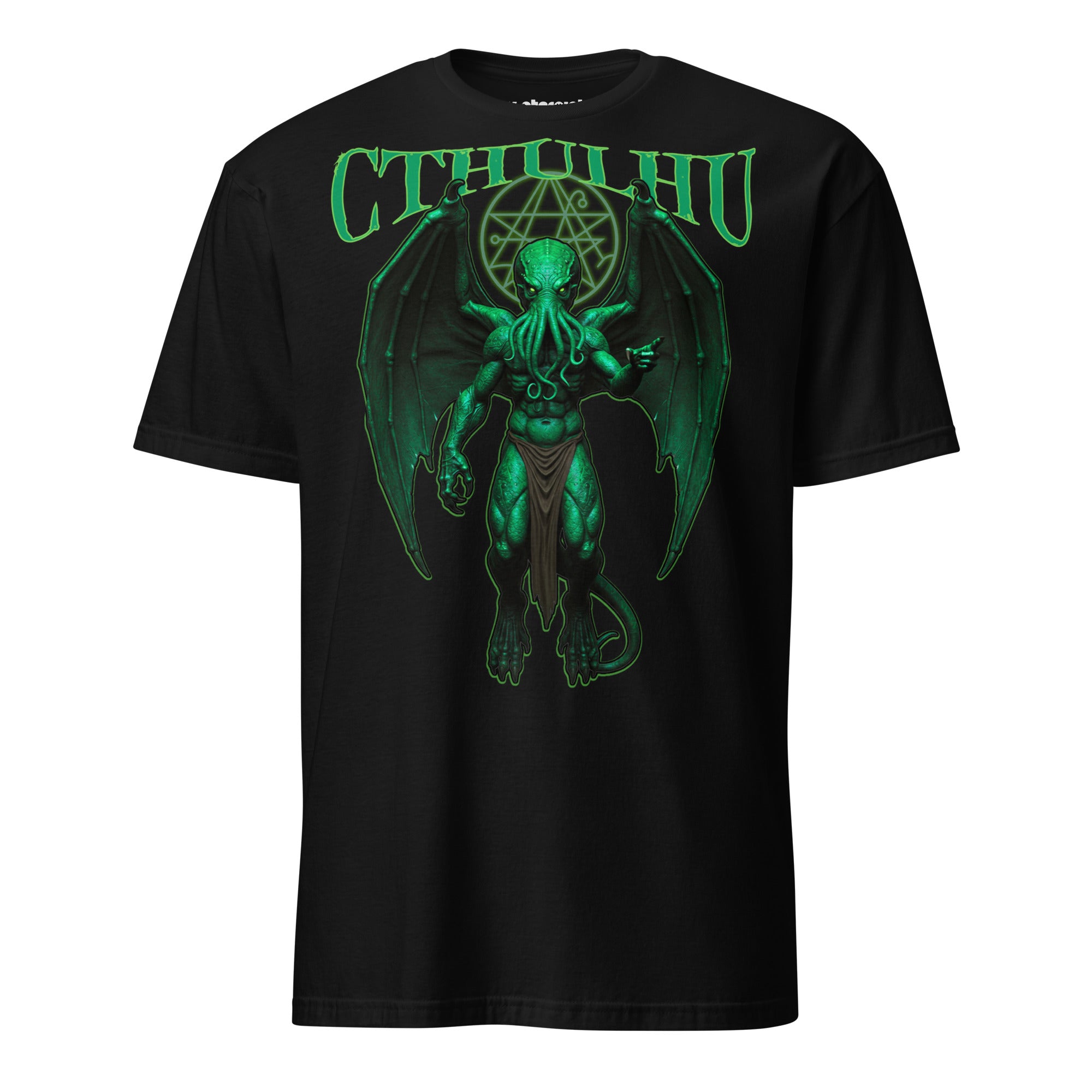 Winterpink T-Shirt in Schwarz mit großem Frontprint: Cthulhu in klassischer Pose, grün leuchtend mit Flügeln, Tentakeln und dem Siegel der Großen Alten.