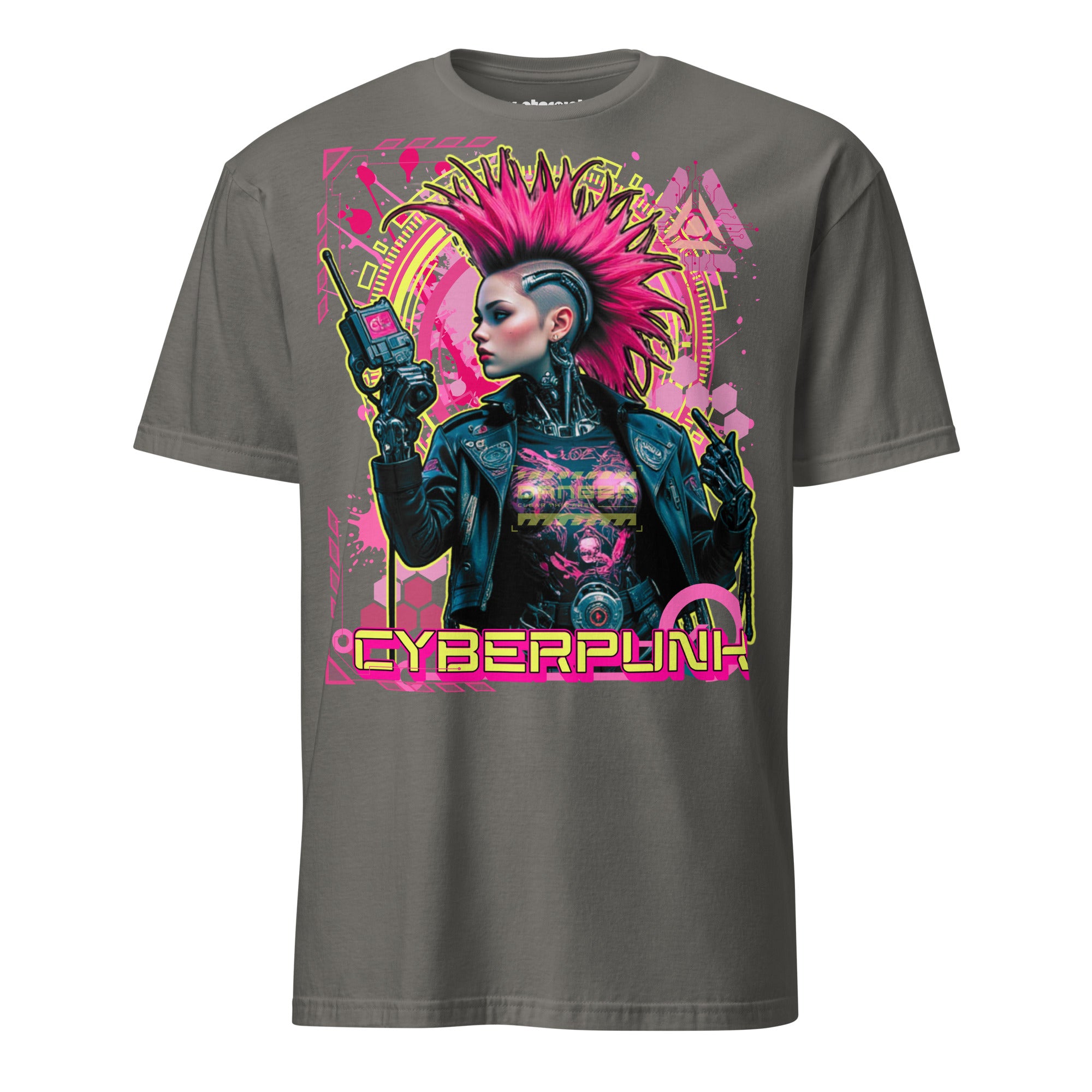 Cyberpunk T-Shirt mit Cyborg, pinkem Irokesen & Analysegerät. Neonfarben, Future Tech und Signal Jam im Winterpink-Style.
