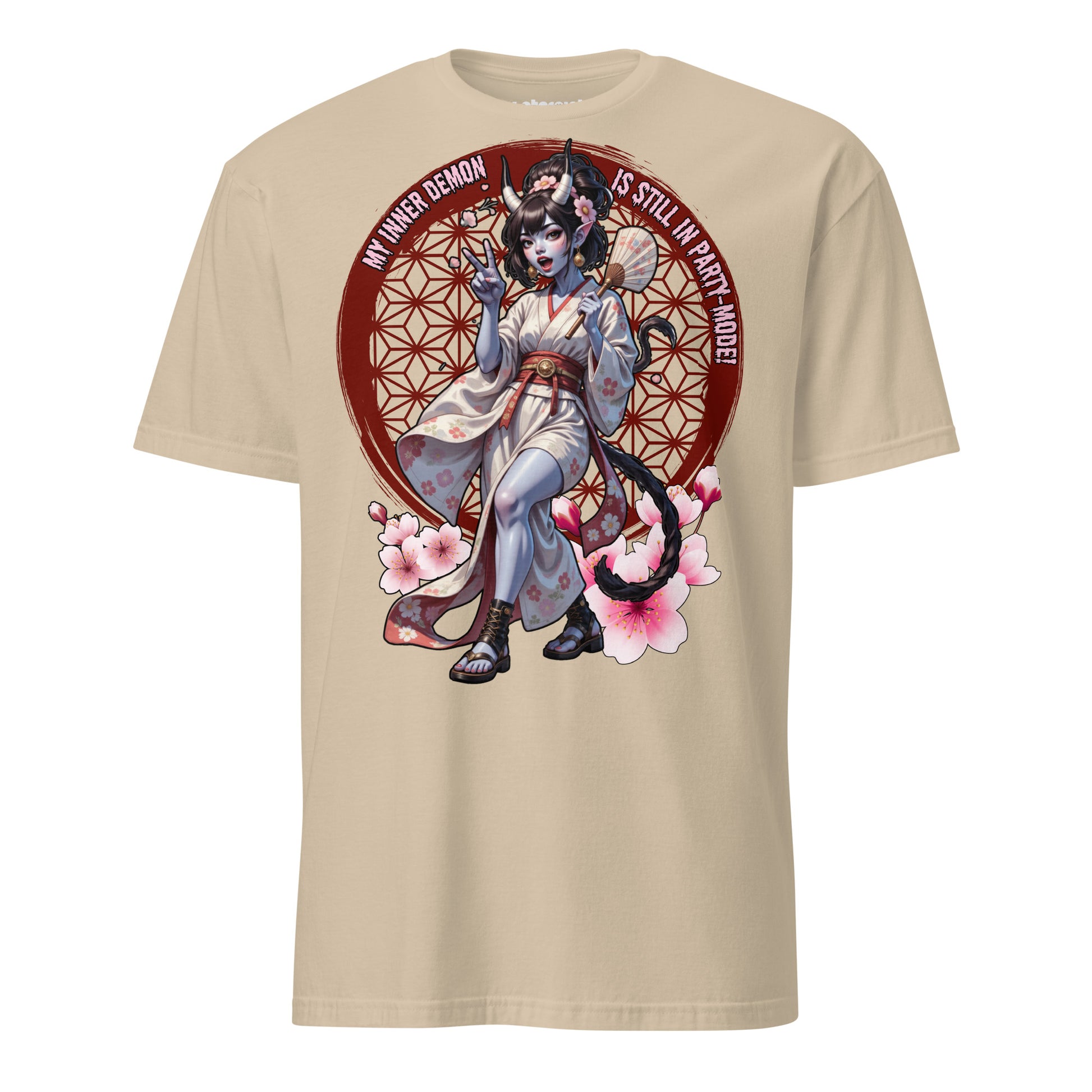 Winterpink T-Shirt „Inner Demon – Still in Party Mode“ – verspielter Dämon im Kimono mit Kirschblüten, Party-Vibes