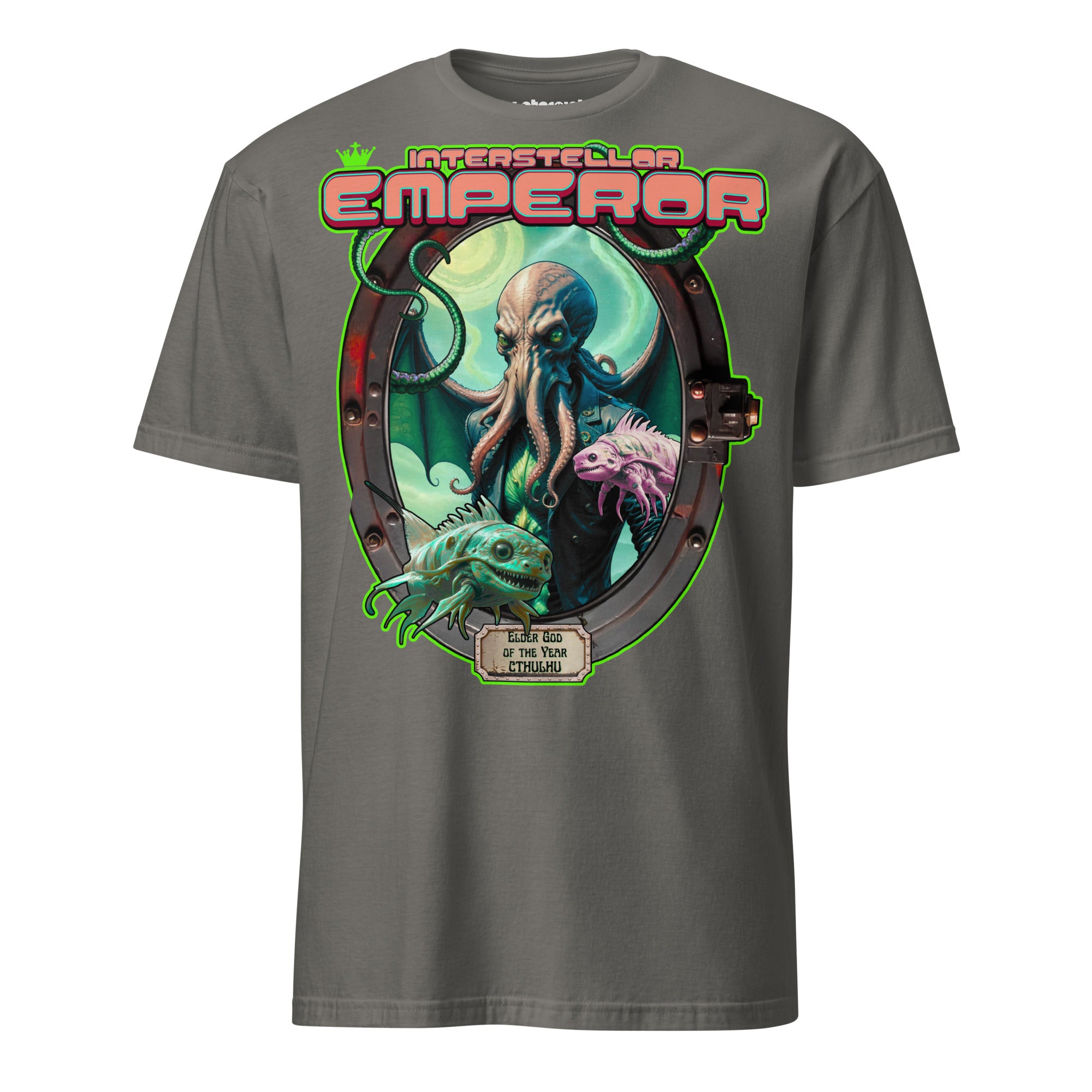 Winterpink T-Shirt Interstellar Emperor – Cthulhu als Elder God of the Year im „Mitarbeiter des Monats“-Style mit Tentakeln und Alienfischen