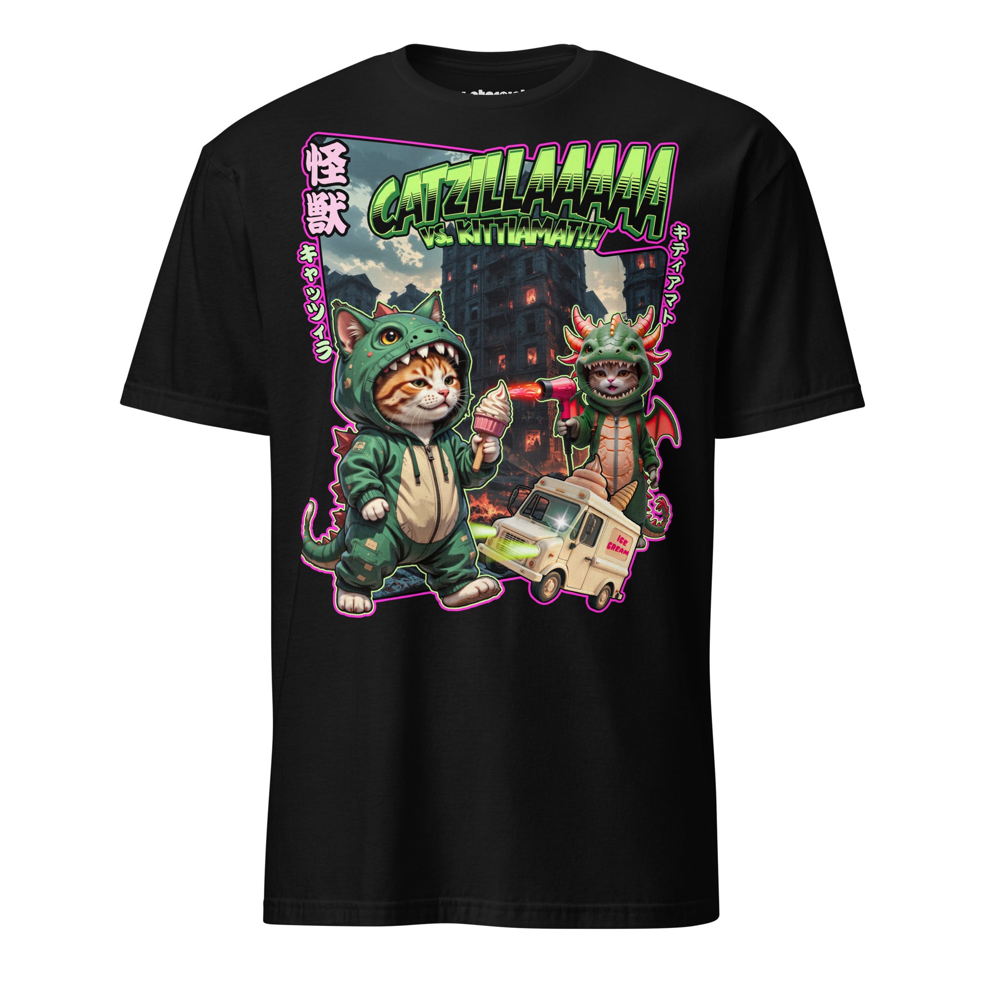 T-Shirt mit zwei Katzen in Monsterkostümen, eine als Godzilla mit Softeis und die andere als Drache mit Fön, in einer teilweise zerstörten Stadt