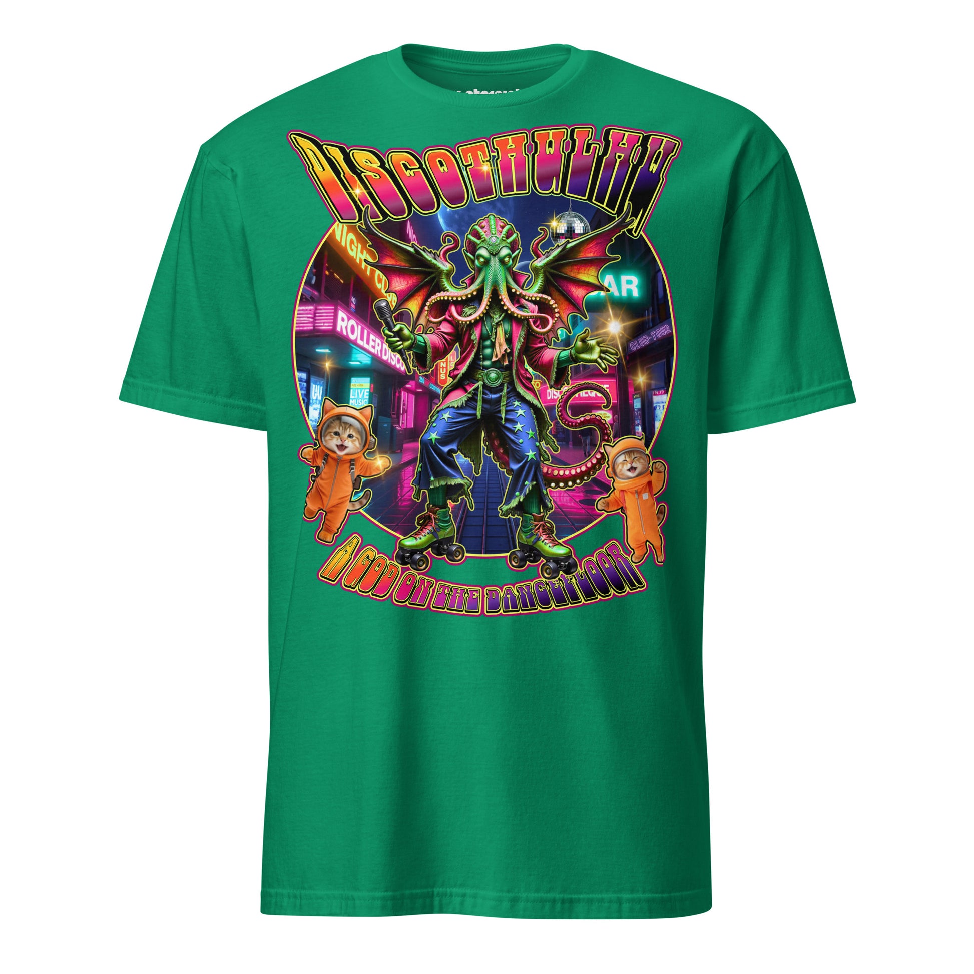 Discothulhu T-Shirt mit kosmischem Horrorwesen auf Rollschuhen in einer neonfarbenen Rollerdisco mit Karaoke-Mikrofon und kleinen Katzen im Retro-80er-Stil.