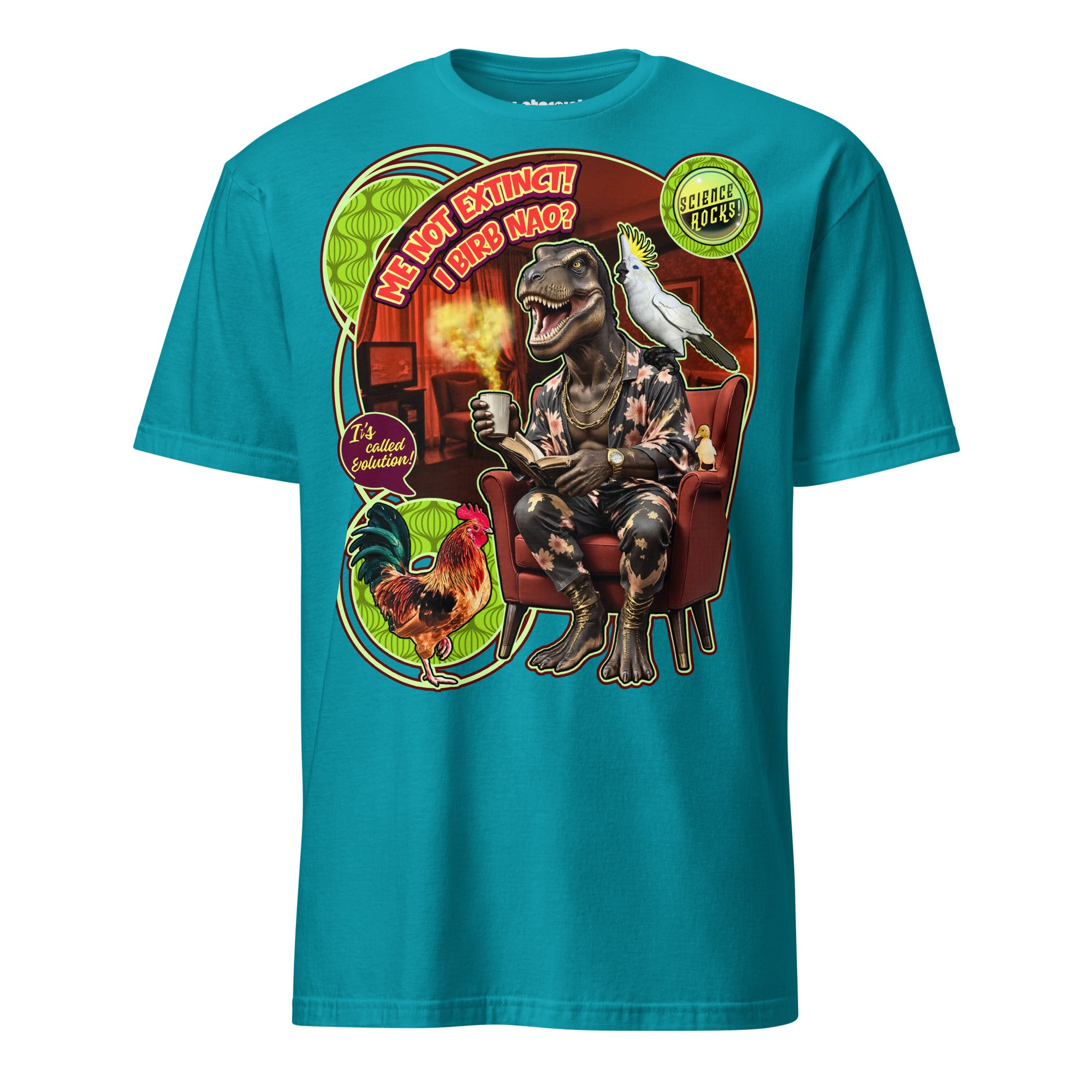 T-Shirt mit einem anthropomorphen T-Rex im 70er-Jahre-Wohnzimmer, der Tee trinkt und von einem Hahn über Evolution und Dinosaurier-Vögel aufgeklärt wird.