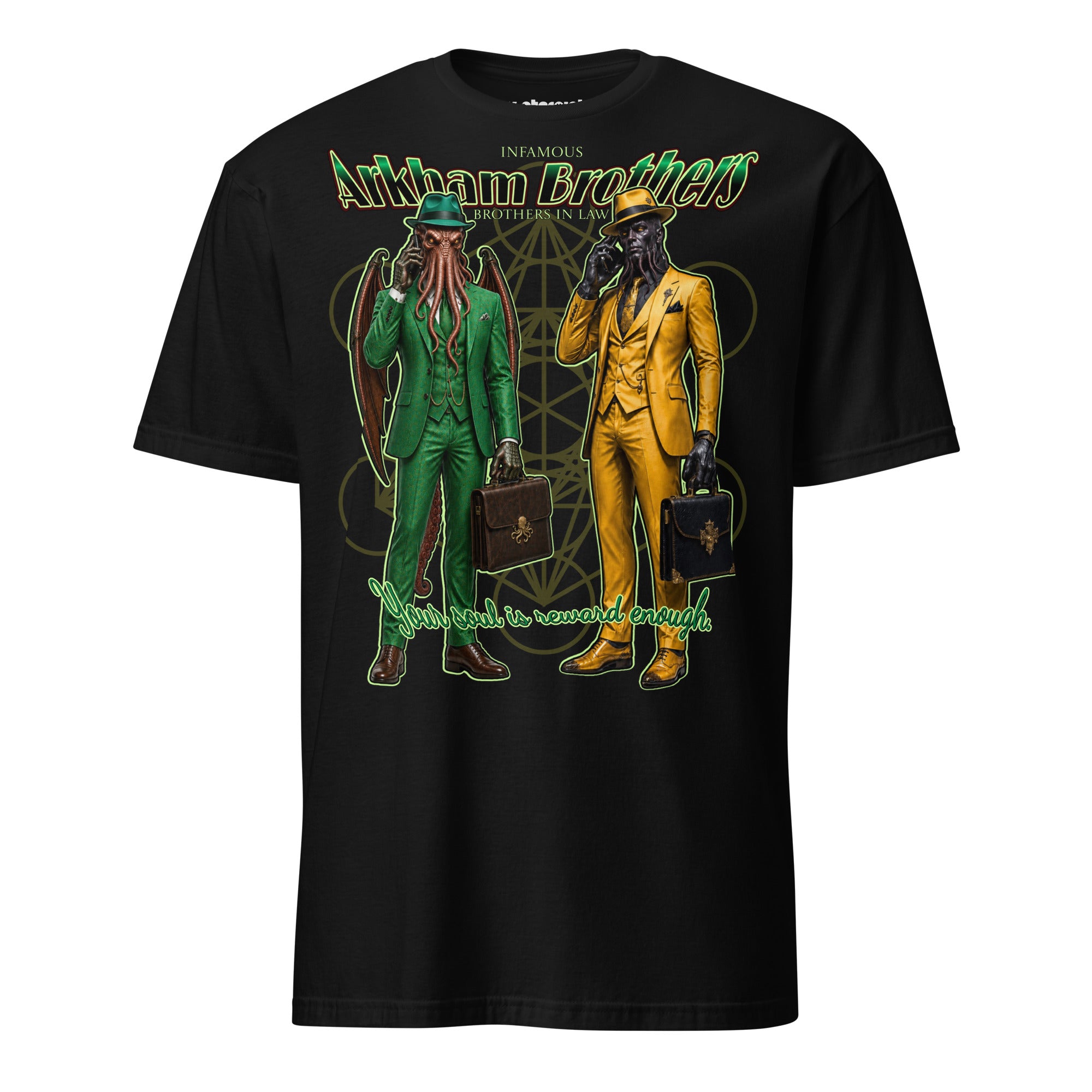 Winterpink T-Shirt mit Cthulhu im grünen Anzug und Hastur im gelben Anzug als „Arkham Brothers“, beide mit Aktenkoffern und Mobiltelefonen.