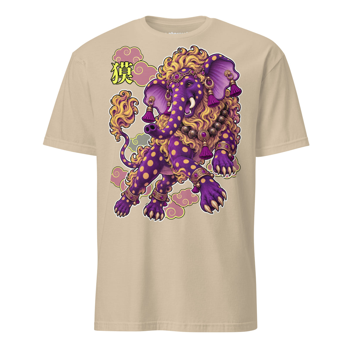 Winterpink Baku T-Shirt mit violettem japanischem Traumfresser als Elefanten-Fabelwesen, goldener Mähne, Schmuck, Quasten und ornamentalen Wolken.