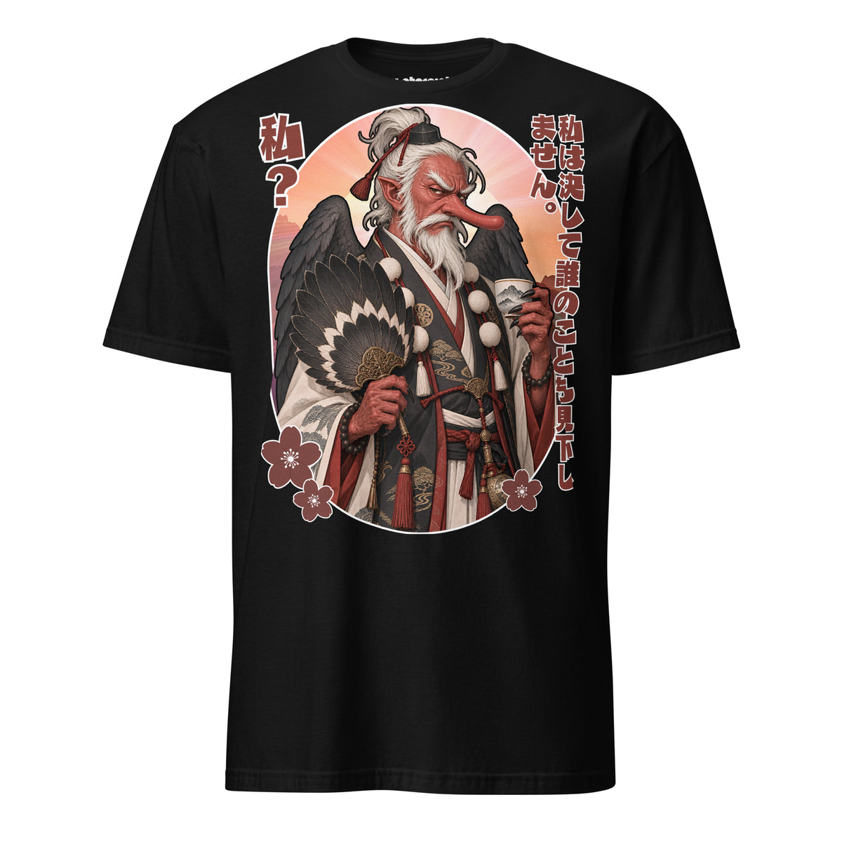 Winterpink Tengu T-Shirt mit japanischem Berg-Yōkai, langer Nase, schwarzen Flügeln, Fächer, traditioneller Kleidung und japanischem Text.