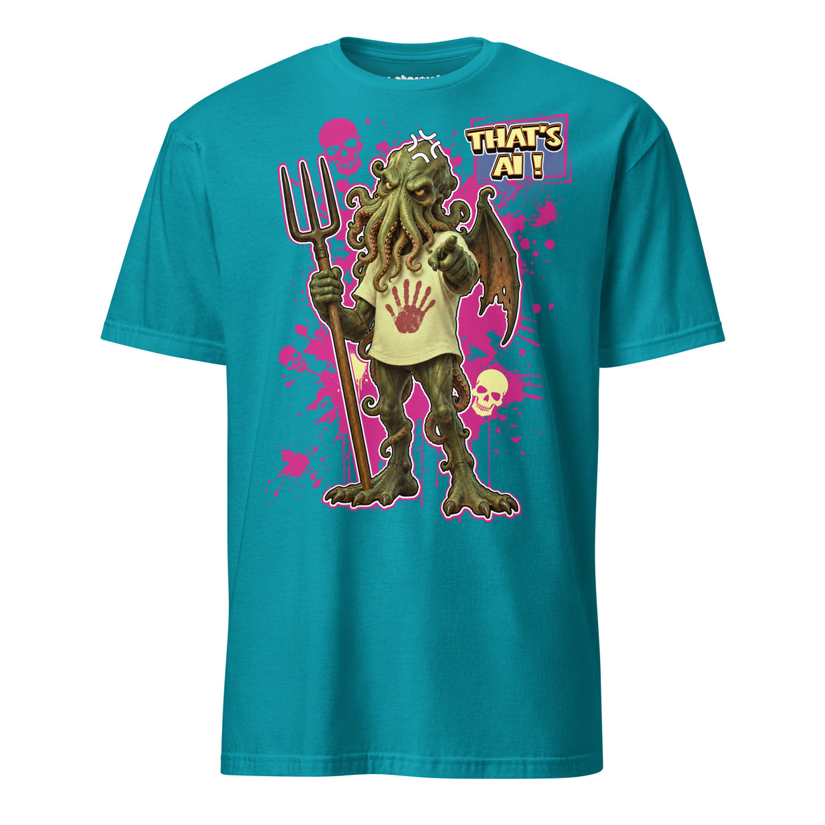 Winterpink T-Shirt mit dem Schriftzug „THAT’S AI!“ als ironischer Kommentar zu KI, digitaler Bildkultur und öffentlichen AI-Debatten.