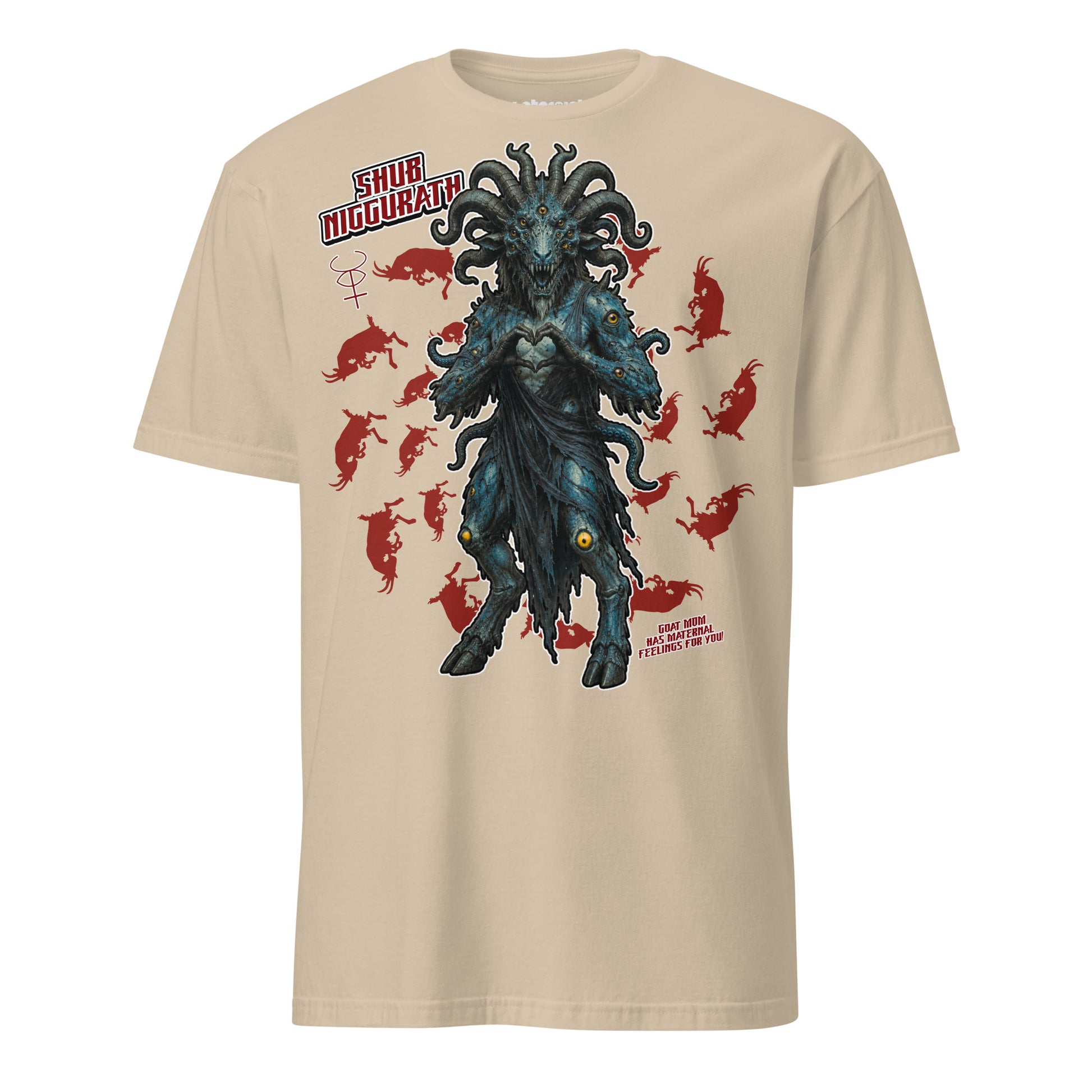 T-Shirt mit weiblichem Ziegendämon Shub-Niggurath, großen Hörnern, Tentakeln und vielen Augen, umgeben von roten Dämonensilhouetten und dem Schriftzug „Goat Mom has maternal feelings for you“.