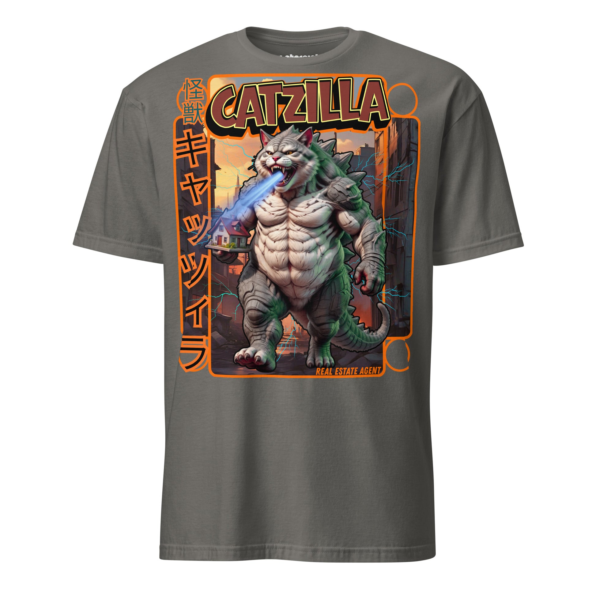 Winterpink T-Shirt mit Motiv „Catzilla – Real Estate Agent“: muskulöse Riesenkatze im Kaiju-Stil, die blaue Energie atmet und eine Stadt im Hintergrund verwüstet.