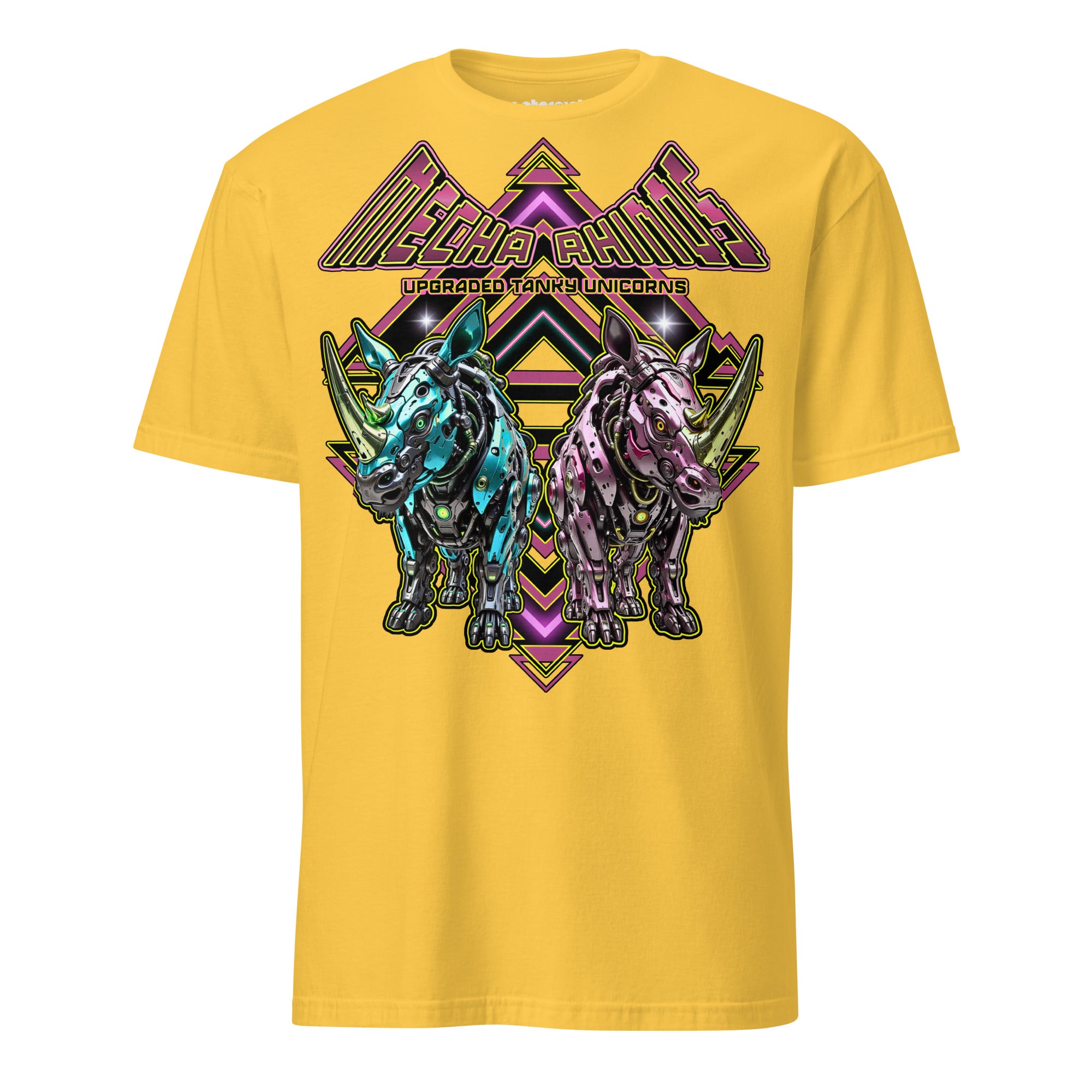 Winterpink T-Shirt mit zwei mechanischen Nashorn-Kreaturen im Neon-Stil und dem Schriftzug „Upgraded tanky unicorns“, Disco- und retro-futuristische Ästhetik.