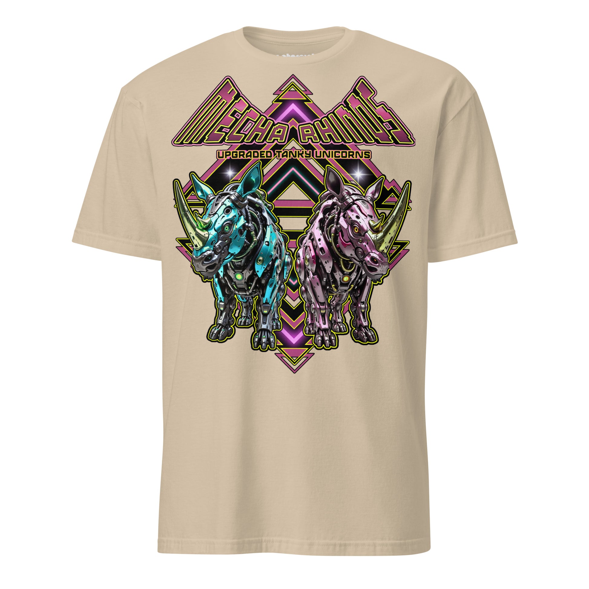 Winterpink T-Shirt mit zwei mechanischen Nashorn-Kreaturen im Neon-Stil und dem Schriftzug „Upgraded tanky unicorns“, Disco- und retro-futuristische Ästhetik.